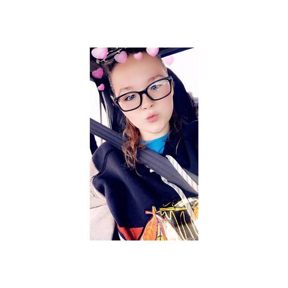 Meet your Posher, Dominique - Picture 1 of 1